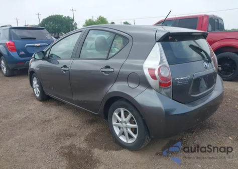 2013 Toyota Prius C Three from USA, damaged, VIN JTDKDTB32D1045222